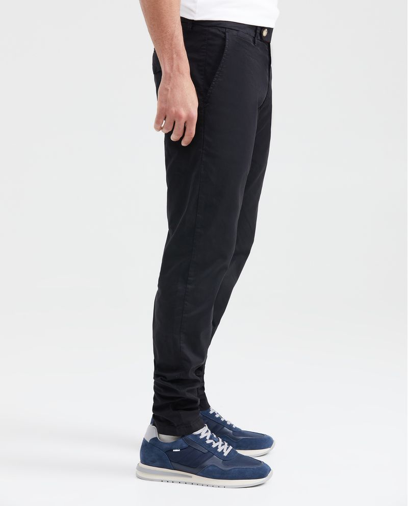 Chevignon Pantalón Tipo Chino Slim Fit Bota Slim para Hombre 2025