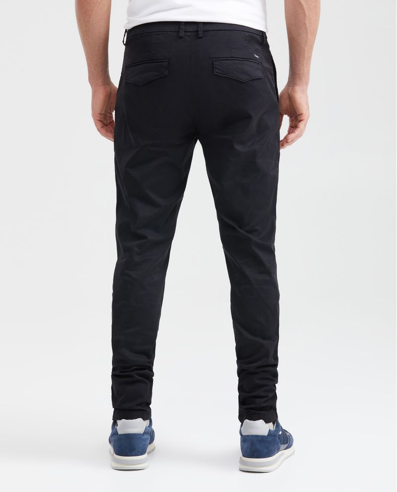 Chevignon Pantalón Tipo Chino Slim Fit Bota Slim para Hombre 2025