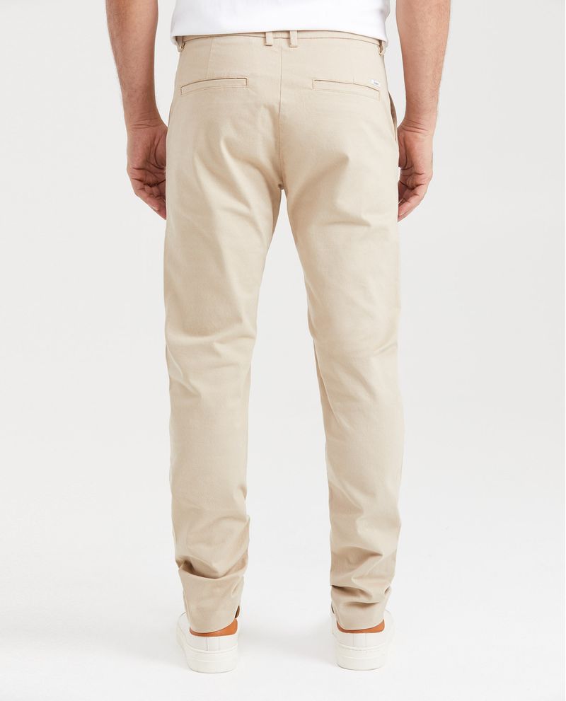 Chevignon Pantalón Tipo Chino Regular Fit Bota Slim para Hombre Liquidación