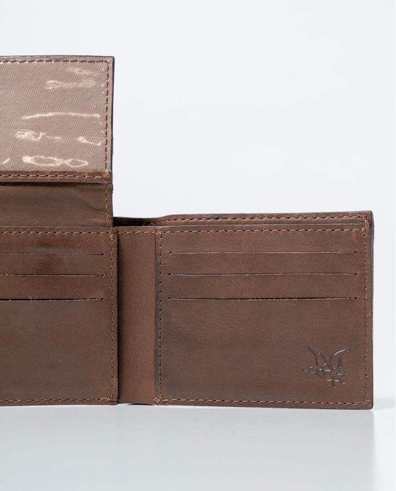 Chevignon Billetera en Cuero Formato Horizontal Dos Alas con Portadocumentos No Extraíble para Hombre Oferta especial