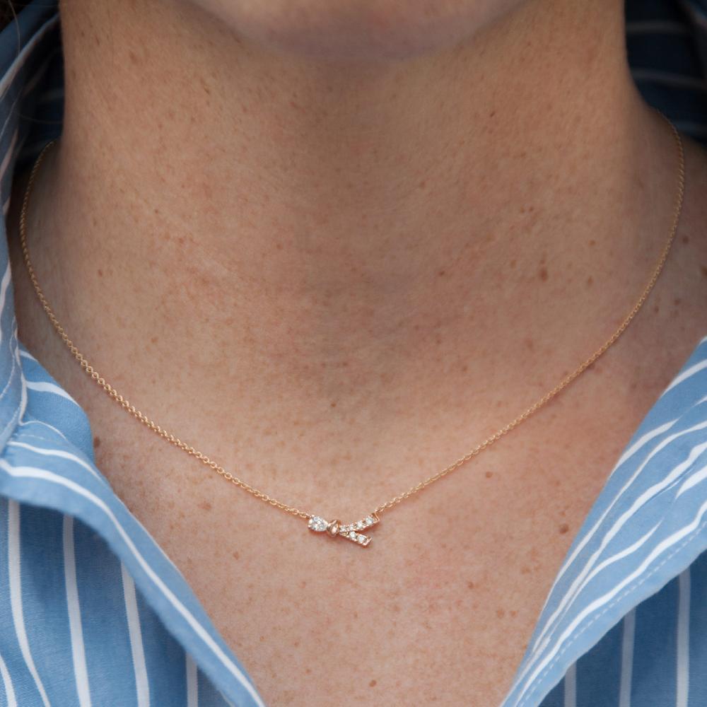 Gold&roses Collar Knot Lady B Solo hoy