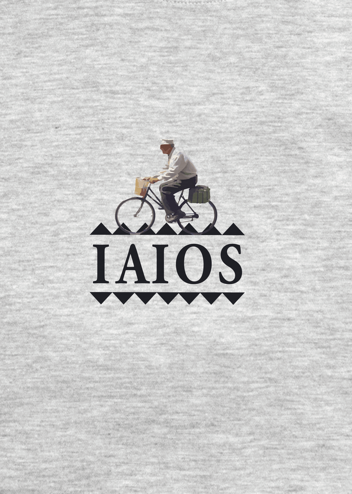 Iaios IAIO amb bicicleta En línea