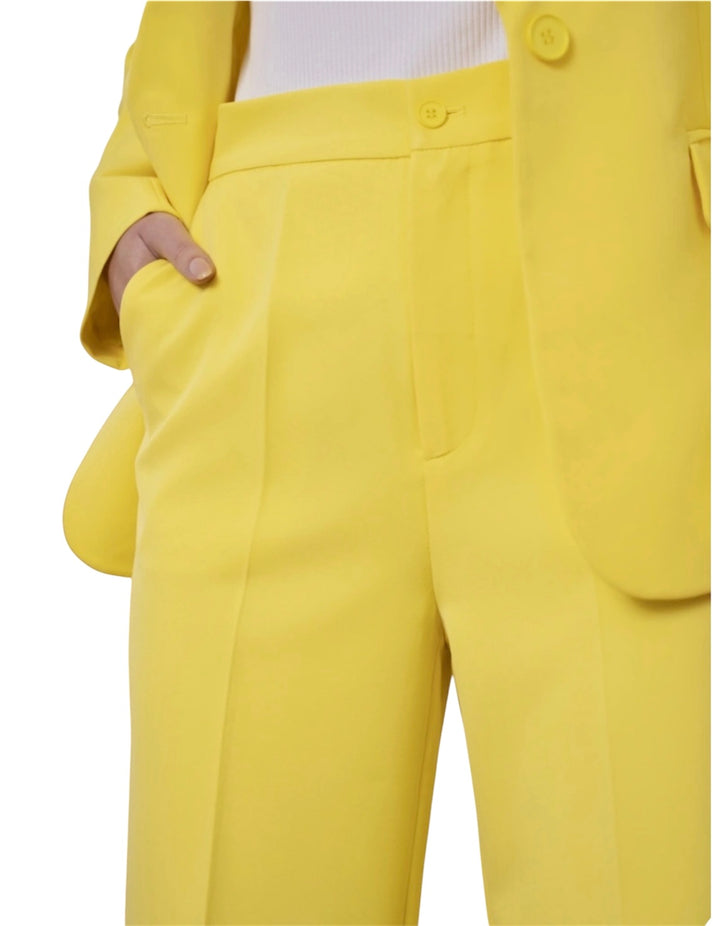 jolie jolie Pantalón traje amarillo Tienda