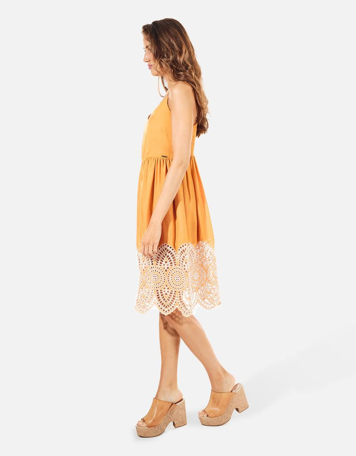 koala bay Vestido Corto Mostaza - Dressy En línea