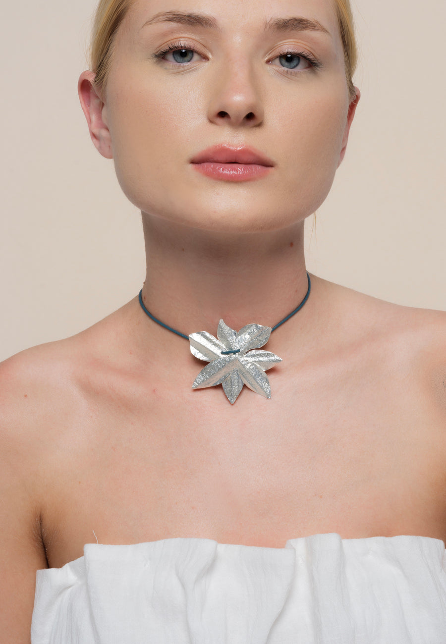 lavani Collar Lotus Flower Plata Ofertas
