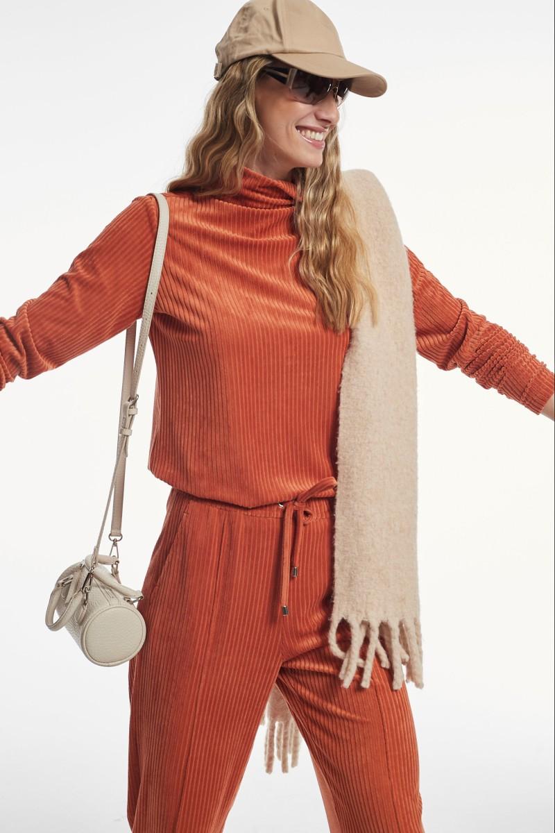 oky coky JERSEY BRASA PANA DE PUNTO En oferta