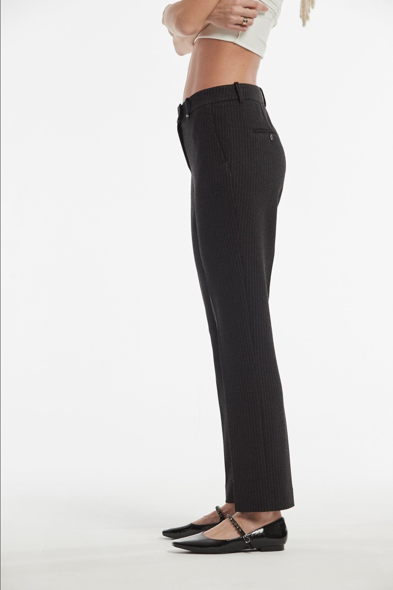 oky coky PANTALÓN CURAI PUNTO ROMA RAYA En oferta