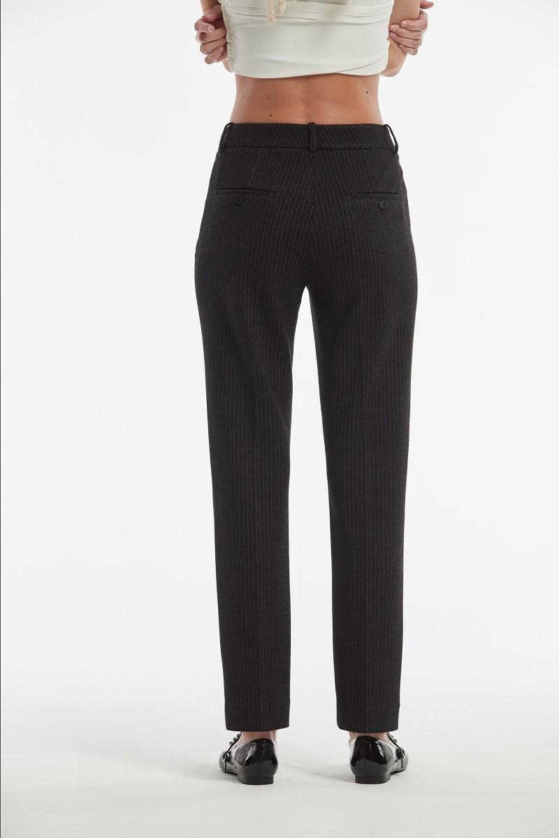 oky coky PANTALÓN CURAI PUNTO ROMA RAYA En oferta