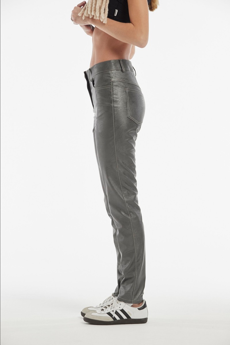 oky coky PANTALÓN FRESA EFECTO PIEL LAMINADO METAL En línea