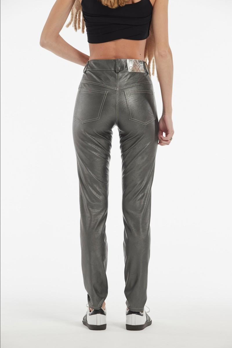 oky coky PANTALÓN FRESA EFECTO PIEL LAMINADO METAL En línea