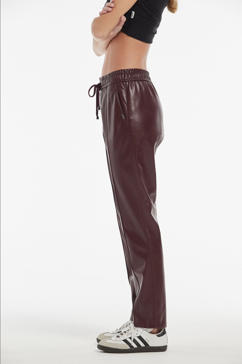 oky coky PANTALÓN RAMON EFECTO PIEL COLOR Outlet online