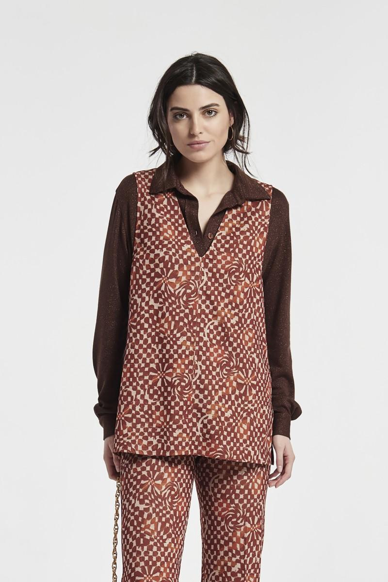 oky coky CHALECO ESCOTE PICO BENNY ESTAMPADO DOBLE CARA Mejor oferta