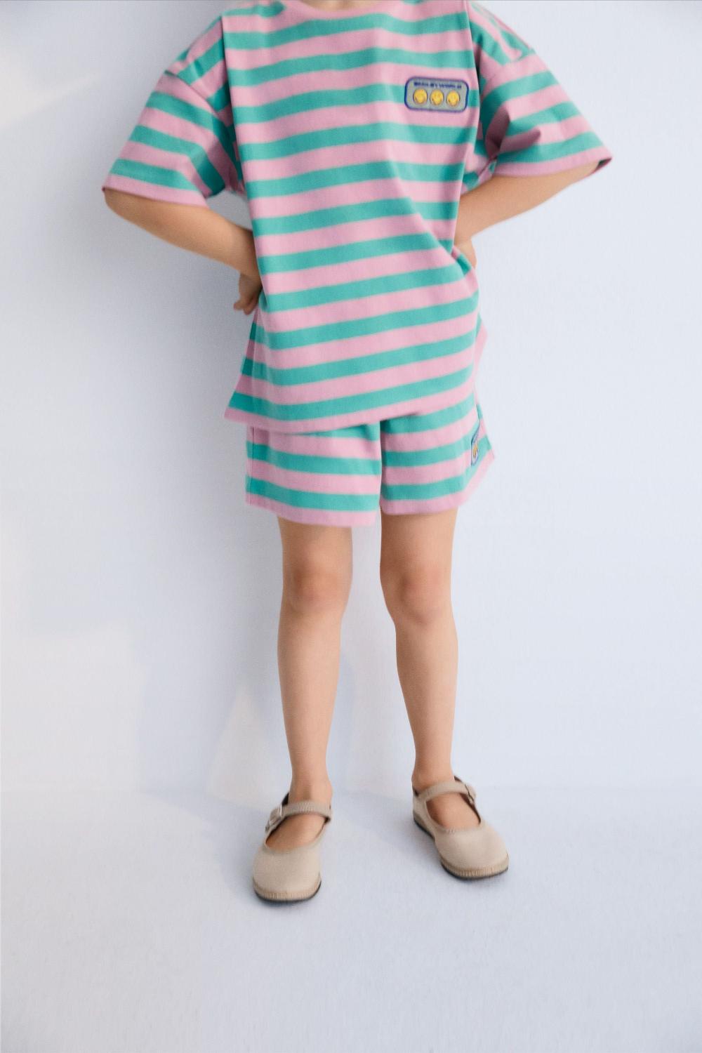 the new society Smiley Short Stripes Hibiscus smileyworld® Ofertas especiales