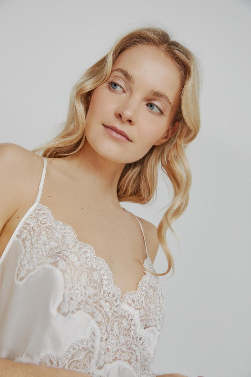 women'secret Camisón Ivette Bridal de raso con bordados en blanco Últimos 3 días