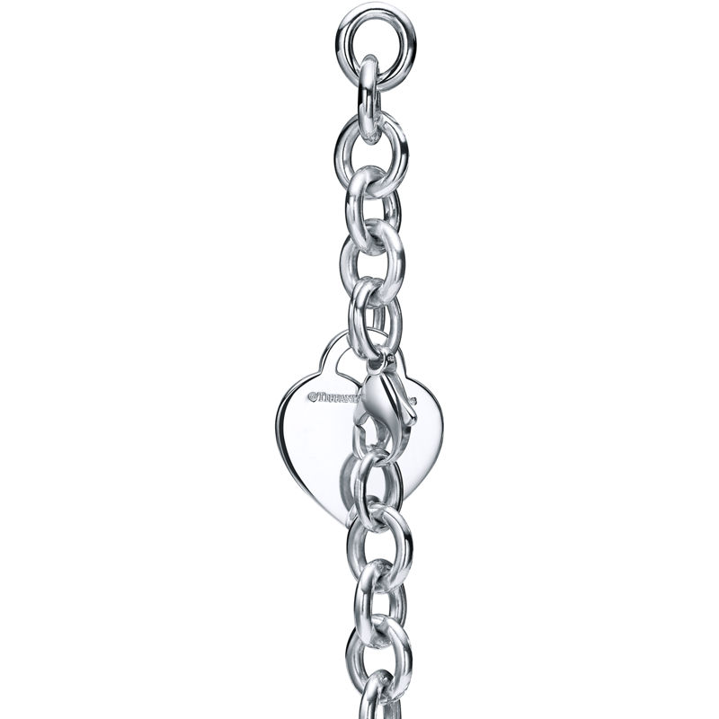 Tiffany & Co. Return to Tiffany™ Pulsera con charm de insignia de corazón en plata Gran oferta