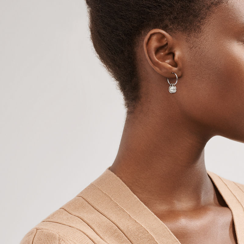 Tiffany & Co. Tiffany HardWear Pendientes de aro con perlas en plata de ley de plata de ley Oferta especial