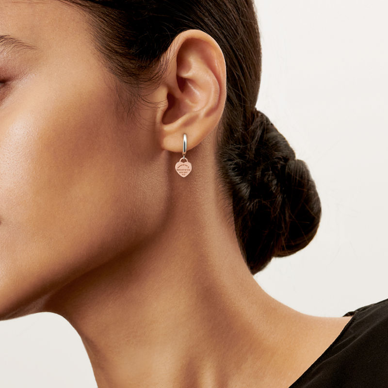 Tiffany & Co. Return to Tiffany™ Pendientes de aro de plata de ley y oro rosa tamaño mini Libre de impuestos