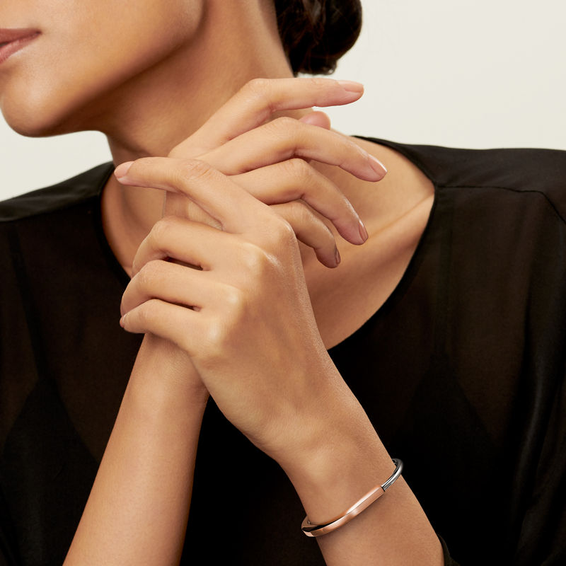 Tiffany & Co. Tiffany Lock Brazalete en oro rosa y blanco Descuento