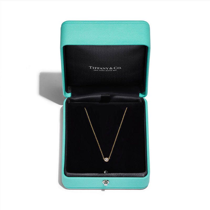 Tiffany & Co. Elsa Peretti® Colgante con un único diamante Diamonds by the Yard® en oro amarillo Ofertas de temporada