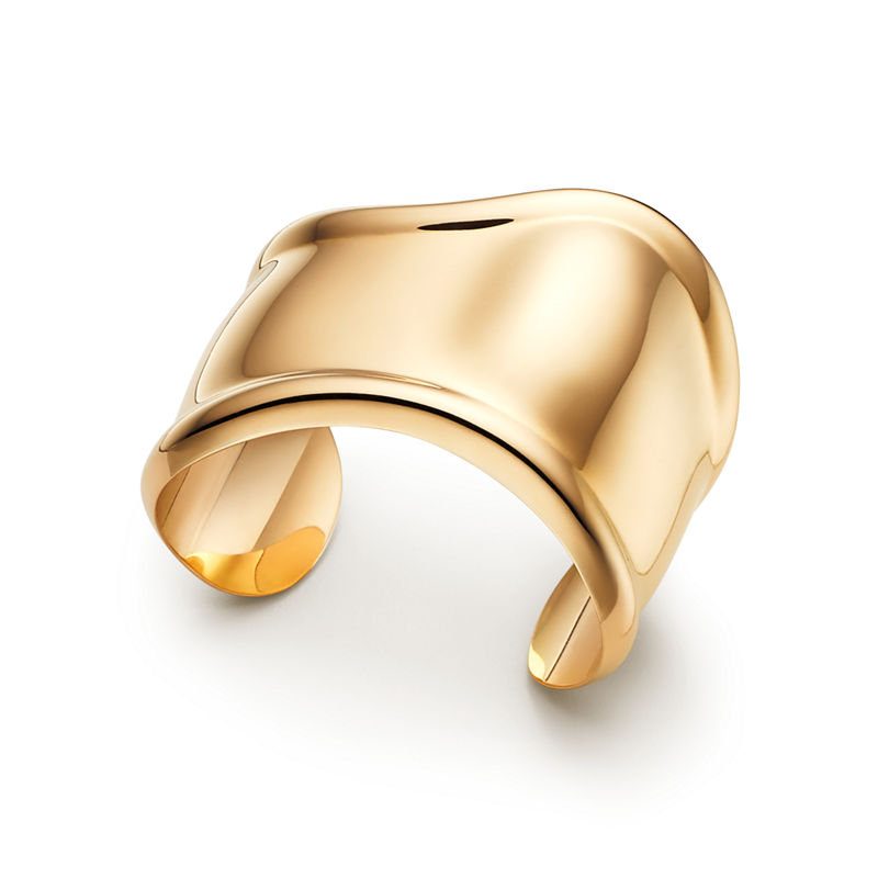 Tiffany & Co. Elsa Peretti® Brazalete Bone pequeño en oro de 18 quilates Devoluciones gratuitas