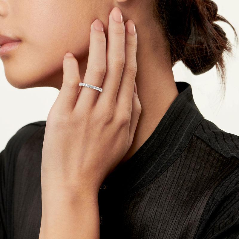 Tiffany & Co. Tiffany Forever Alianza en platino con un círculo completo de diamantes 3 mm de ancho Liquidación