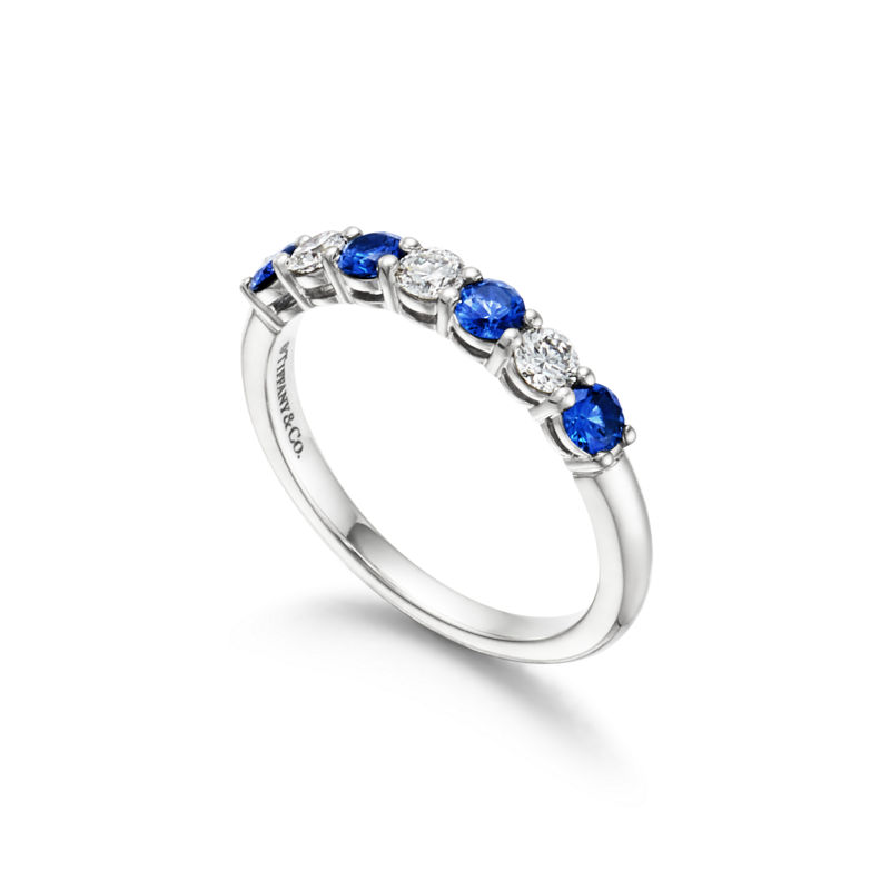 Tiffany & Co. Tiffany Forever Alianza en platino con medio círculo de zafiros y diamantes Envío gratis