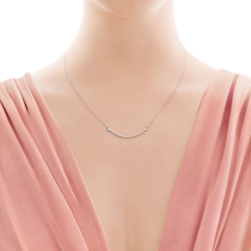 Tiffany & Co. Tiffany T Colgante Smile de oro blanco tamaño pequeño Precios de Black Friday