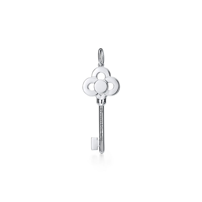 Tiffany & Co. Tiffany Keys Colgante de llave en forma de corona mini en oro blanco de 18 quilates con diamantes Grandes ahorros