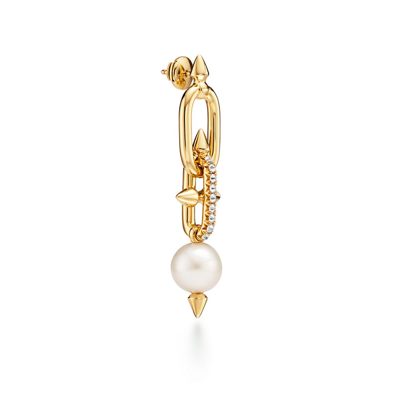 Tiffany & Co. Tiffany Titan by Pharrell Williams Pendientes de perlas de oro amarillo con diamantes Outlet