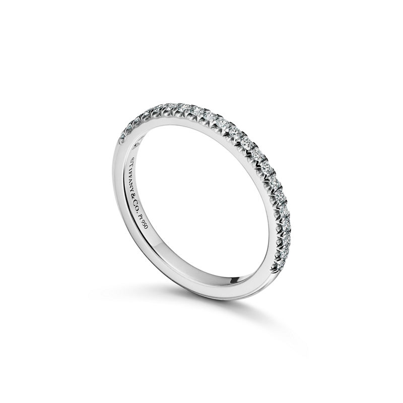 Tiffany & Co. Tiffany Soleste Anillo Half Eternity en platino con diamantes Grandes descuentos
