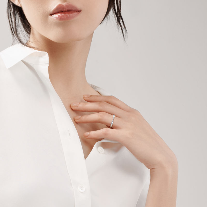 Tiffany & Co. Tiffany Harmony® Alianza en platino con diamantes 1 8 mm Rebajas de fin de temporada
