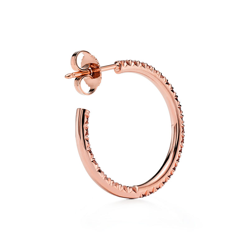 Tiffany & Co. Tiffany Metro pendientes de aro en oro rosa con diamantes tamaño mediano En oferta