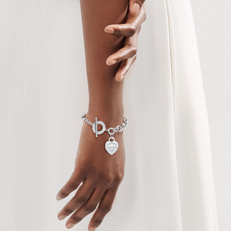 Tiffany & Co. Return to Tiffany™ ​Pulsera con insignia de corazón y cierre tipo pasador ​ en plata Ahorra y exporta