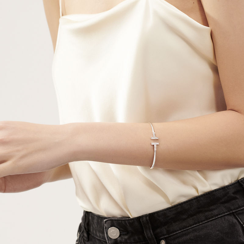 Tiffany & Co. Tiffany T Pulsera Wire de diamantes de oro blanco En línea