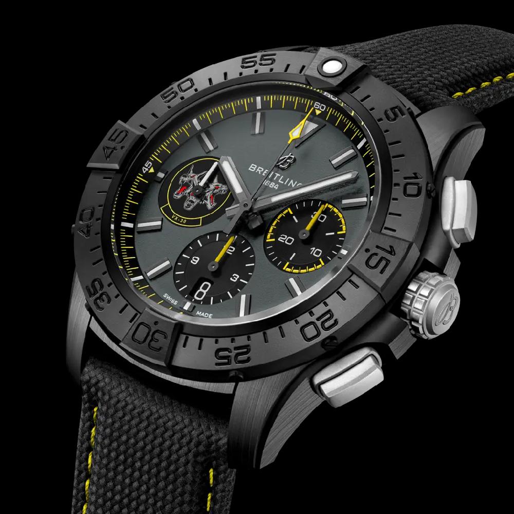 Breitling Avenger B01 Chronograph 44 Night Mission Bloodhounds Limitado a 3 días