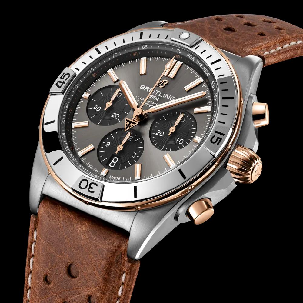 Breitling Chronomat B01 42 Triumph Grandes ahorros