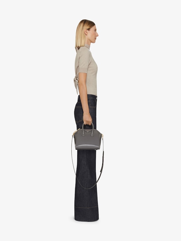 Givenchy Mini Antigona bag in Box leather Envío gratis