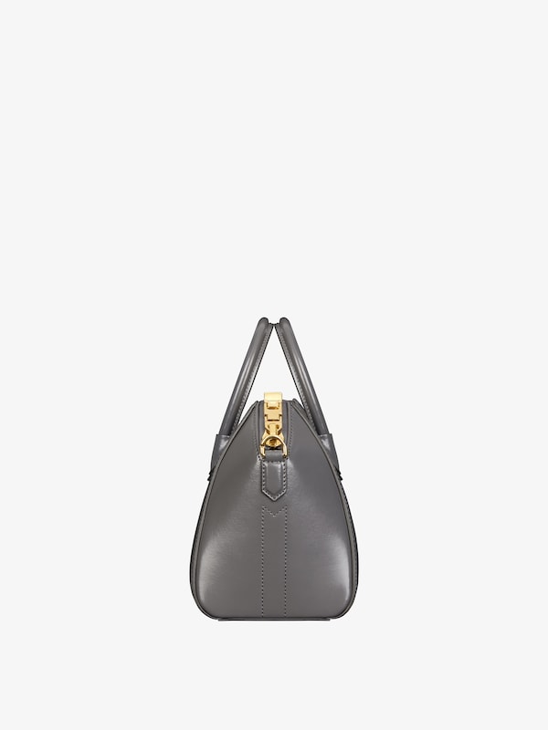 Givenchy Mini Antigona bag in Box leather Envío gratis