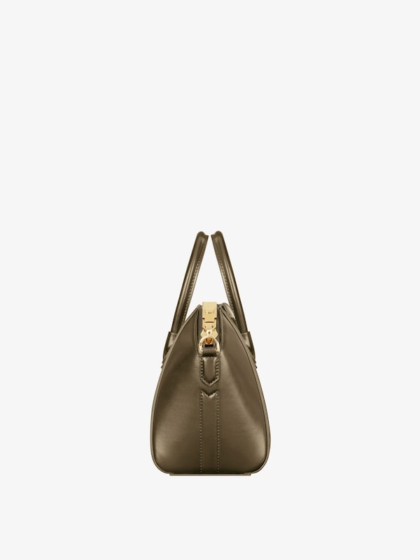 Givenchy Mini Antigona bag in Box leather Últimos 3 días