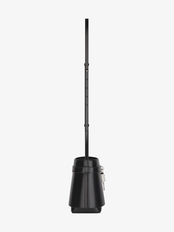 Givenchy Shark Lock bucket bag in Box leather En oferta
