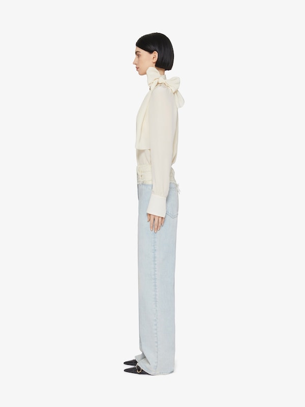 Givenchy Blouse in silk with lavallière Últimos 2 días