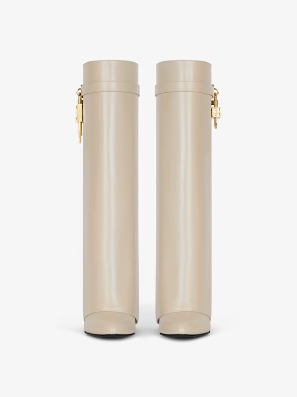 Givenchy Shark Lock boots in leather En línea
