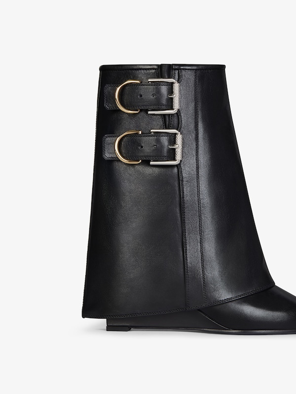Givenchy Shark Lock Buckles ankle boots in leather Rebajas de fábrica