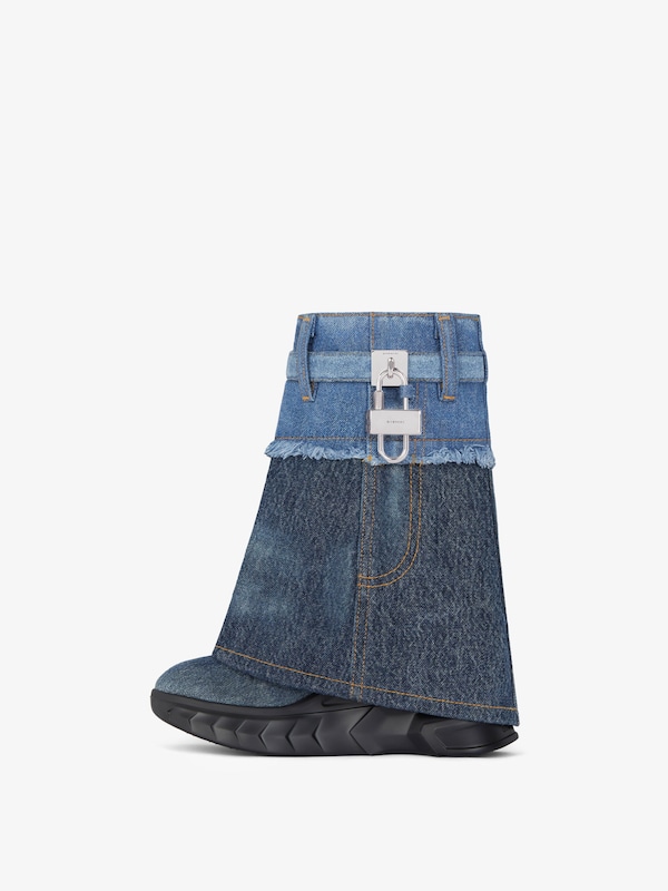 Givenchy Shark Lock Biker ankle boots in bicolor washed denim Tienda