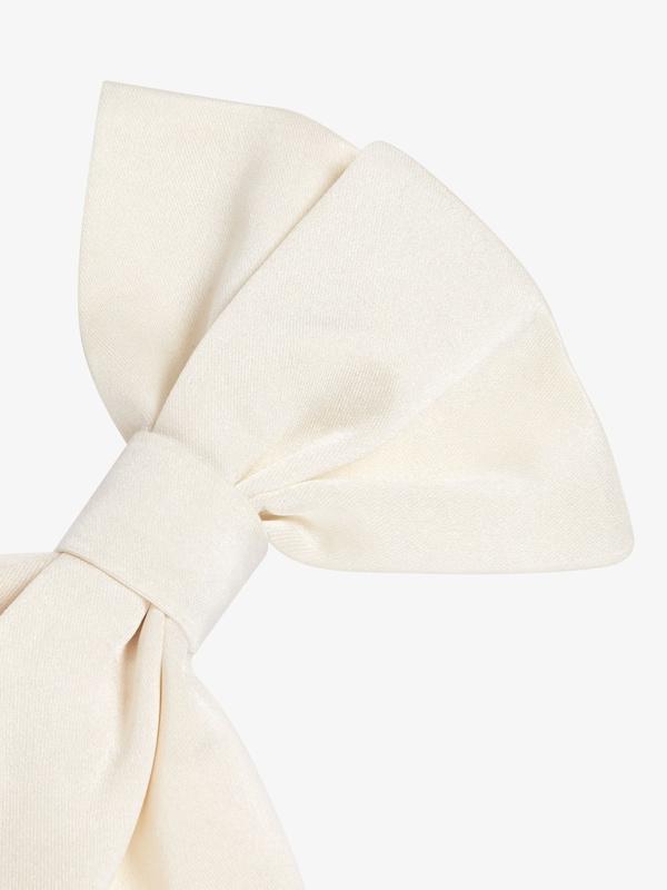 Givenchy Bow tie in silk Devoluciones gratuitas