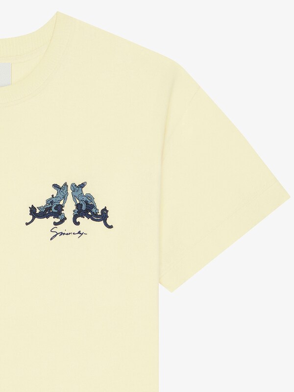 Givenchy T-shirt in knit with Hubert objects embroidery COMPRAR AHORA