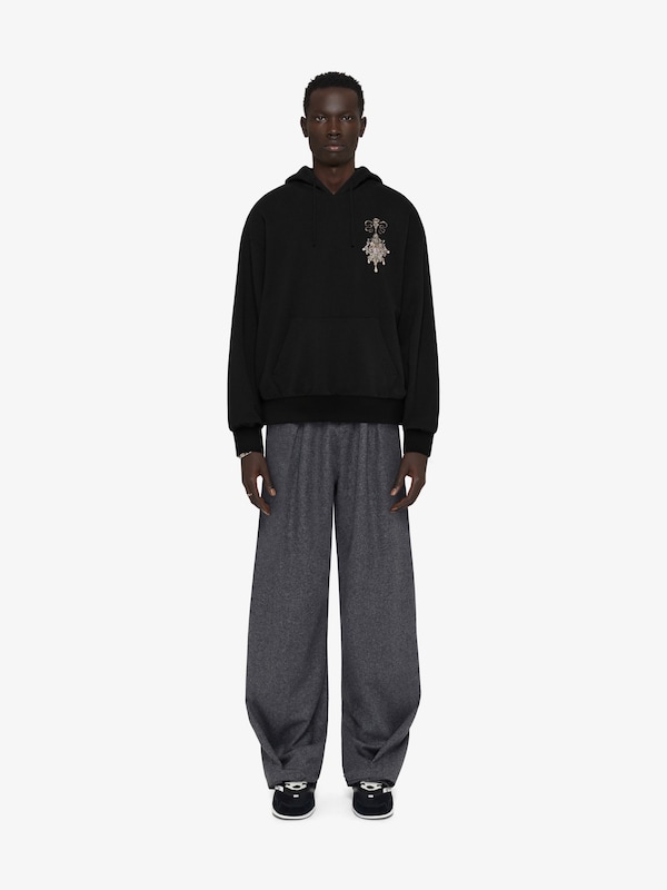 Givenchy Hoodie in fleece with embroidered chandelier and pearls Ofertas