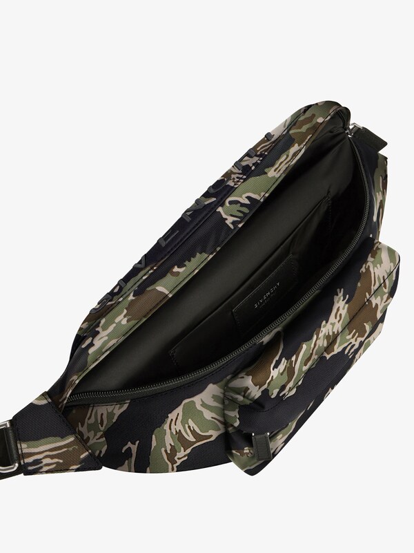 Givenchy Essential U belt bag in nylon with camo print Descuentos del mes