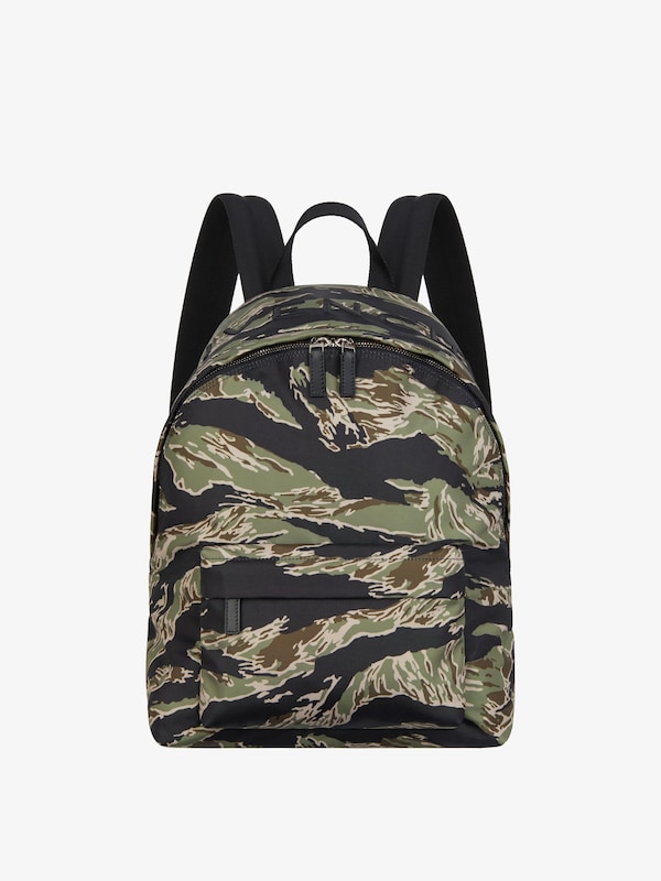Givenchy Essential U backpack in nylon with camo print Los más vendidos