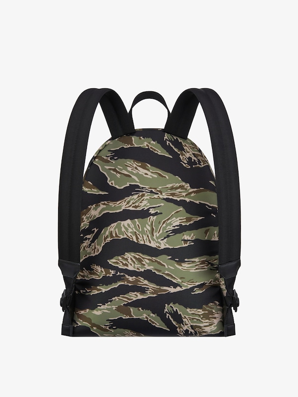 Givenchy Essential U backpack in nylon with camo print Los más vendidos